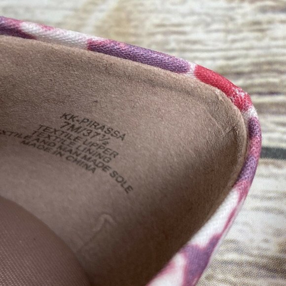 Kelly & Katie Tie Dye Ballet Flat 7M - Picture 8 of 10